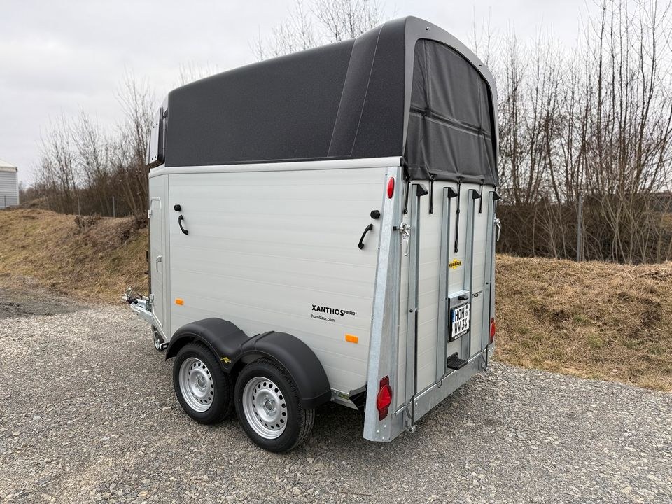 Pferdeanhänger Sattelkammer Pferdetransporter mieten – 3