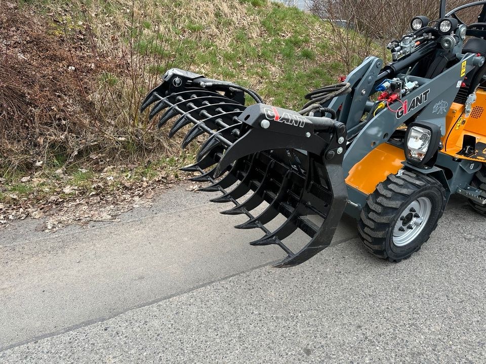 Radlader Giant G1200 Hoflader mieten bei Waldis Mietpark – 3