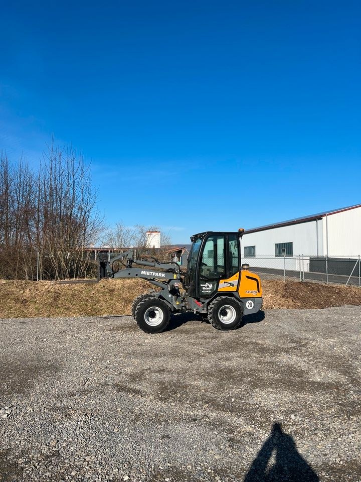 Radlader Giant 2500HD Extra Hoflader mieten bei Waldis Mietpark – 2