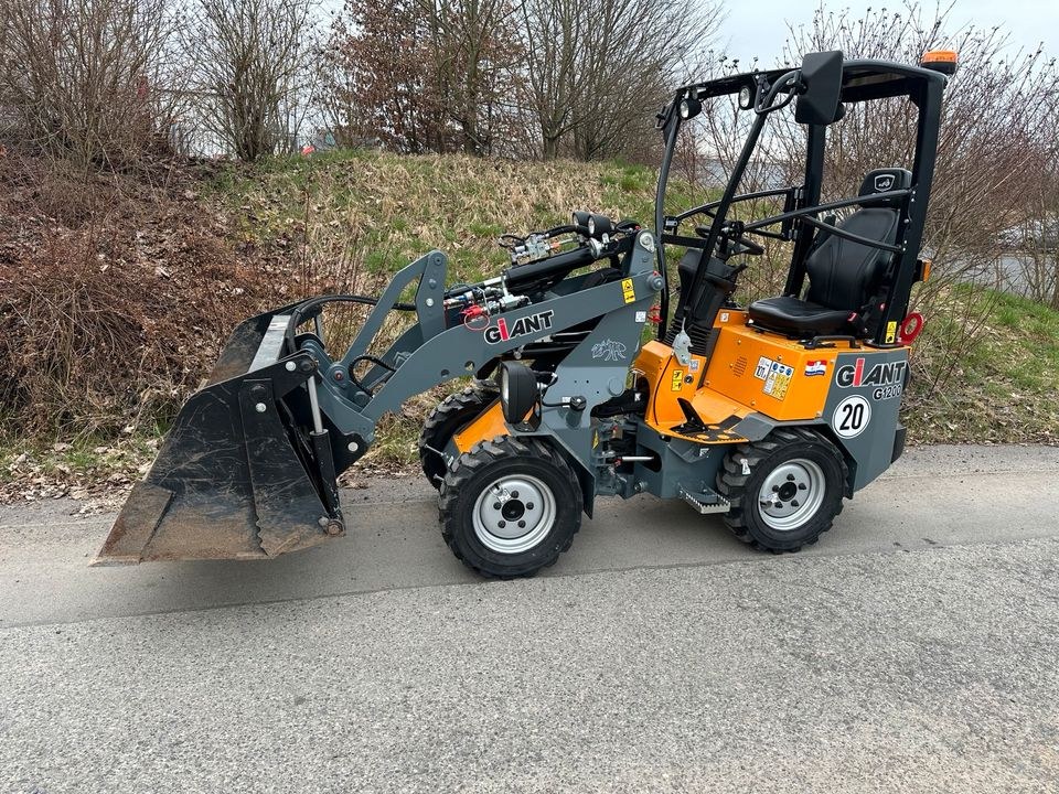 Radlader Giant G1200 Hoflader mieten bei Waldis Mietpark – 2