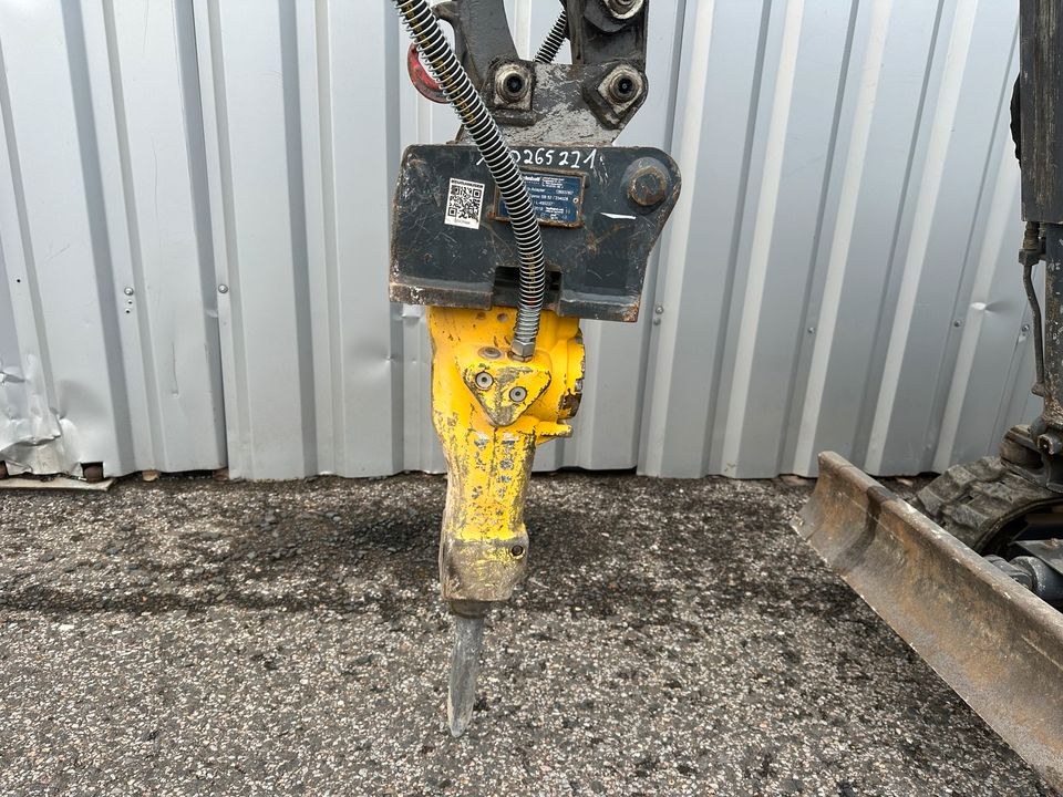 Minibagger Abbruchhammer Epiroc 52kg mieten bei Waldis Mietpark – 2
