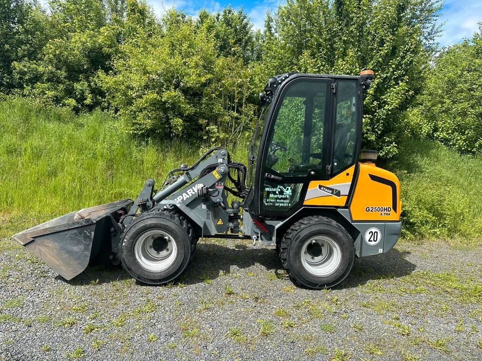 Radlader Giant 2500HD Extra Hoflader mieten bei Waldis Mietpark
