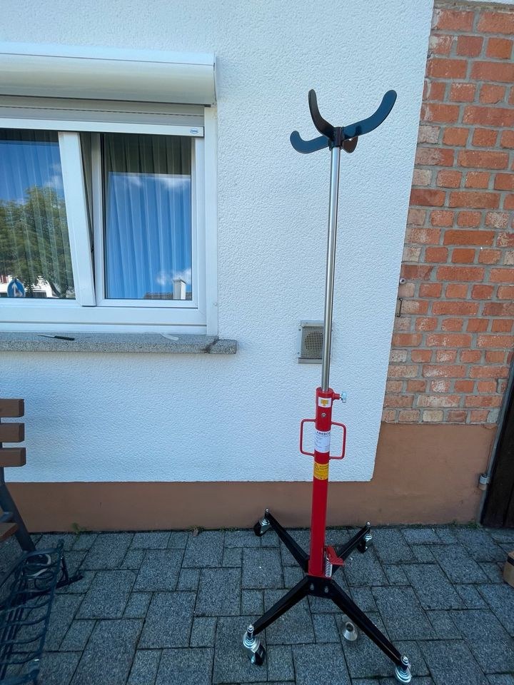 Getriebeheber Motorheber Faulenzer 500kg mieten in Geislingen – 2