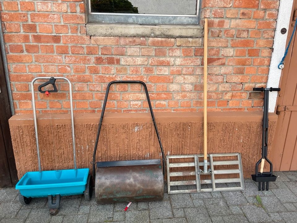 Rasenwalze Säwagen Handstampfer Aerifizierer mieten in Geislingen