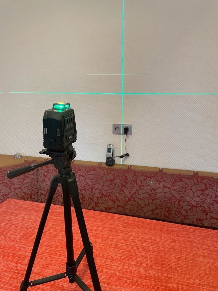 Kreuzlinienlaser Baulaser Rotationslaser 360 mieten in Geislingen
