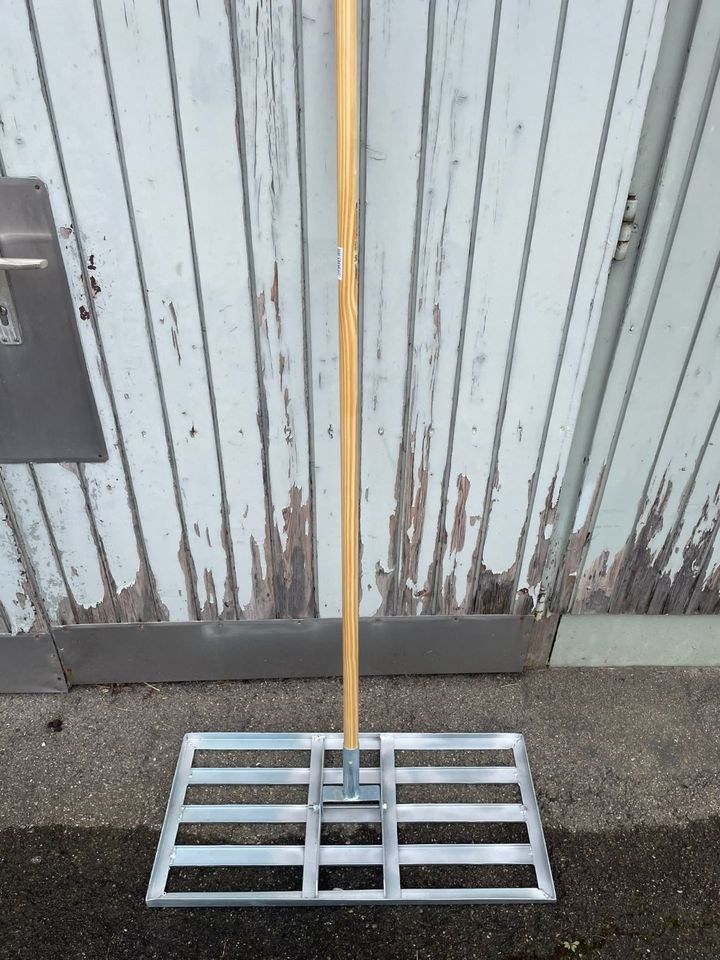 Rasenrakel Levelrakel Rakel Level Rasen Wiese mieten in Geislingen