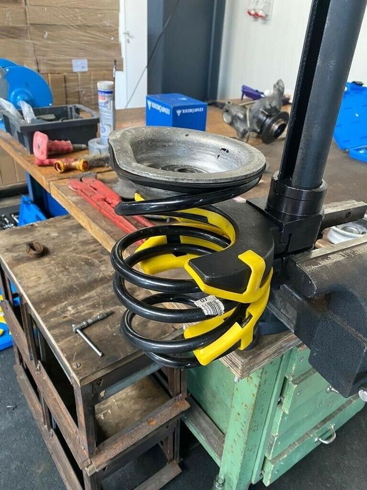 Federspanner Spanner Tieferlegung Tuning mieten in Geislingen – 4