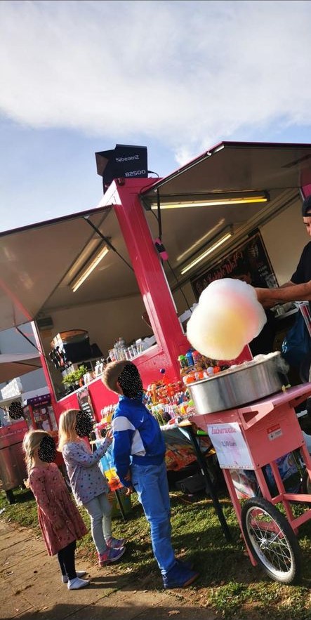 Zuckerwattemaschine Zuckerwatte Komplett Paket mieten in Extertal