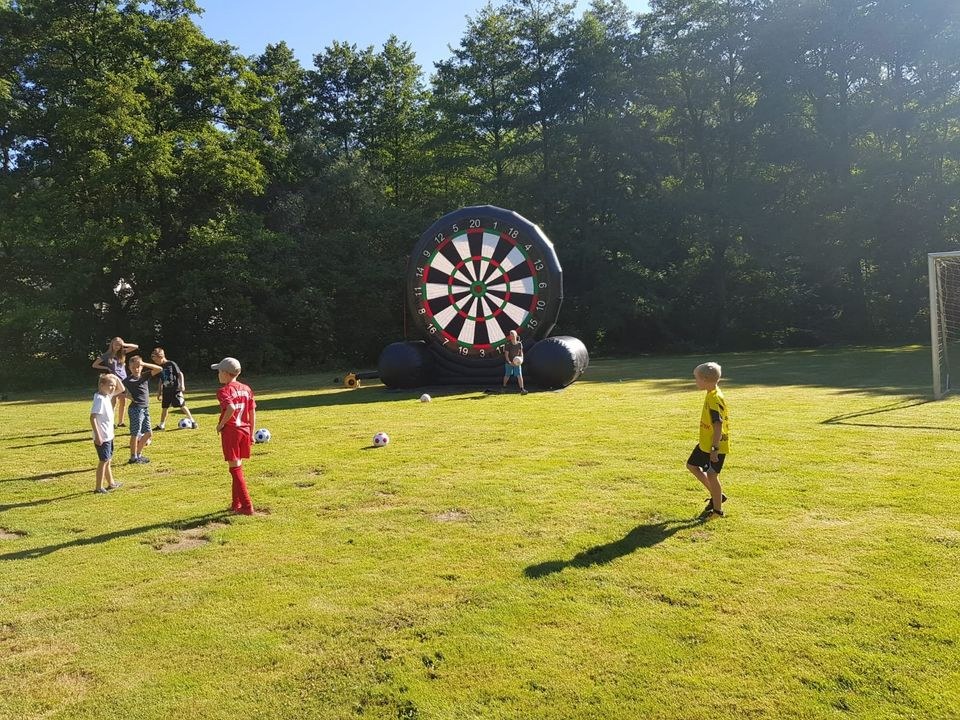 ❌XXXL Dart Hüpfburg Fußball Darts mieten bei Weserbergland Event – 2