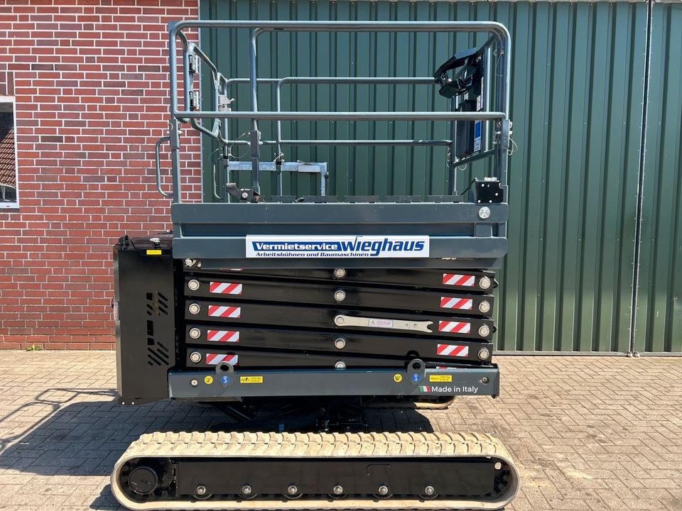 Raupenscherenbühne selbstnivellierend 10m mieten in Garrel