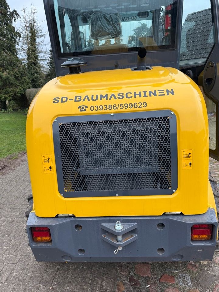 Radlader Hytec F30 Anlieferung mieten bei SD-Baumaschinen – 2