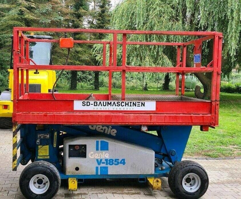Arbeitsbühne Hubsteiger elektrisch mieten bei SD-Baumaschinen