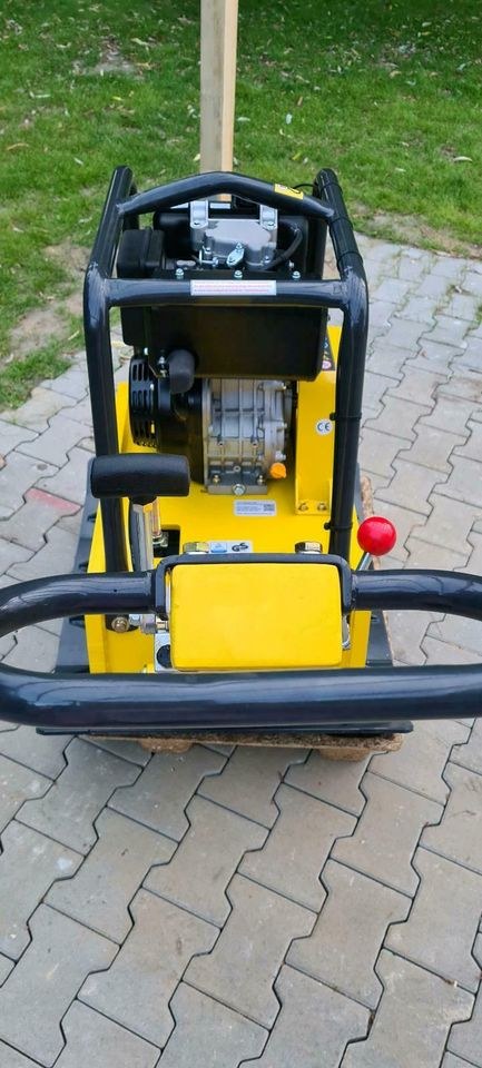 Rüttelplatte 340kg mieten bei SD-Baumaschinen – 2
