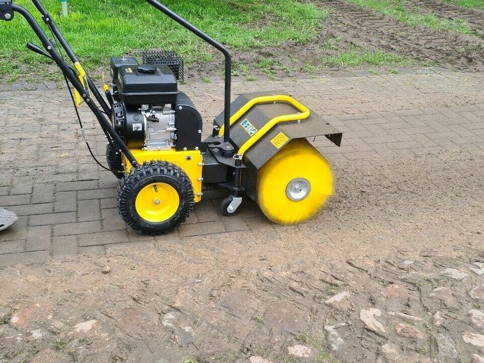 Benzin Kehrmaschine 60cm Breite mieten bei SD-Baumaschinen – 3