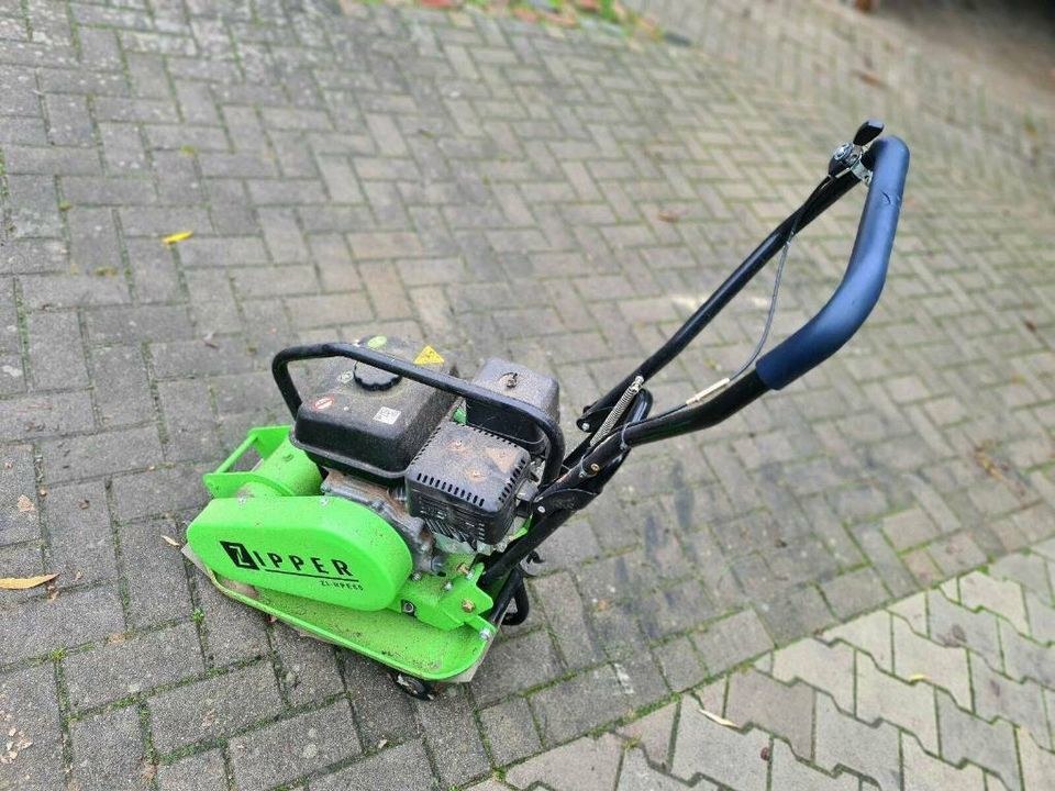 Rüttelplatte Zipper RP E60 mieten bei SD-Baumaschinen