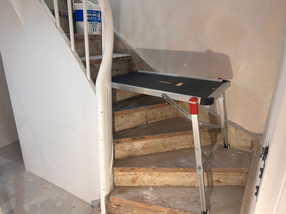 Treppenpodest Hailo TP1 Treppenhaus Malern mieten bei Lolipas – 4