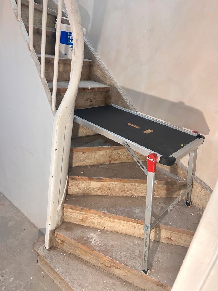 Treppenpodest Hailo TP1 Treppenhaus Malern mieten bei Lolipas