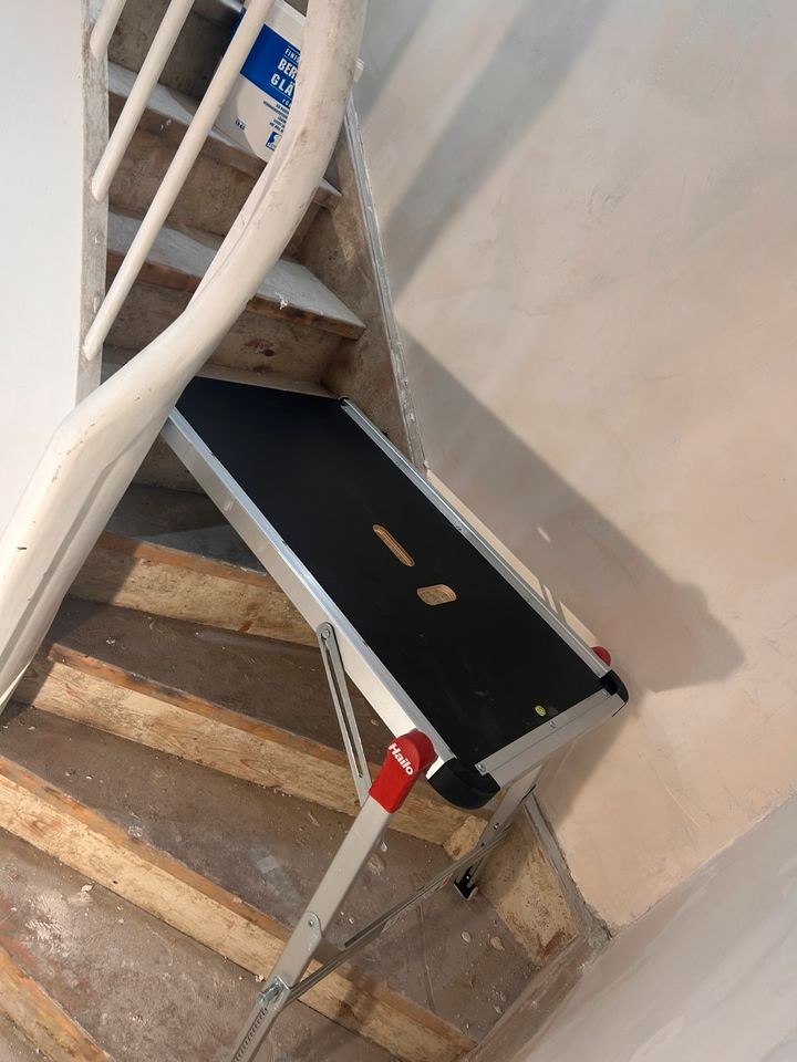Treppenpodest Hailo TP1 Treppenhaus Malern mieten bei Lolipas – 3