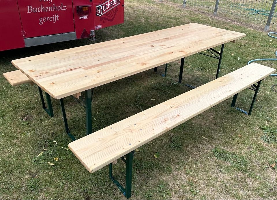 Bierzeltgarnitur Bierbänke Stehtische Hussen mieten in Stockelsdorf