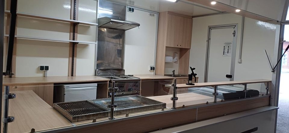 Imbisswagen Imbissanhänger Foodtruck Anhängen mieten in Stockelsdorf – 2