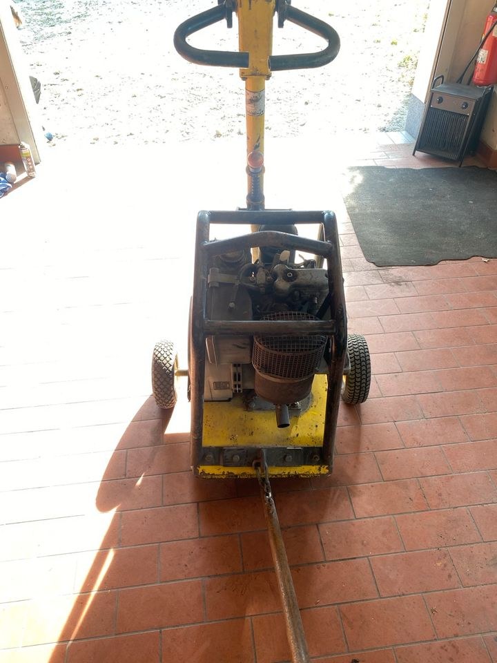 Rüttelplatte Gummimatte Vibrationsplatte Rüttler mieten in Beelitz – 3