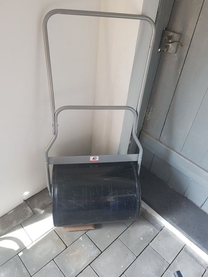Erdbohrgerät Motorsense Erdbohrer Rasenwalze mieten in Stollberg – 4