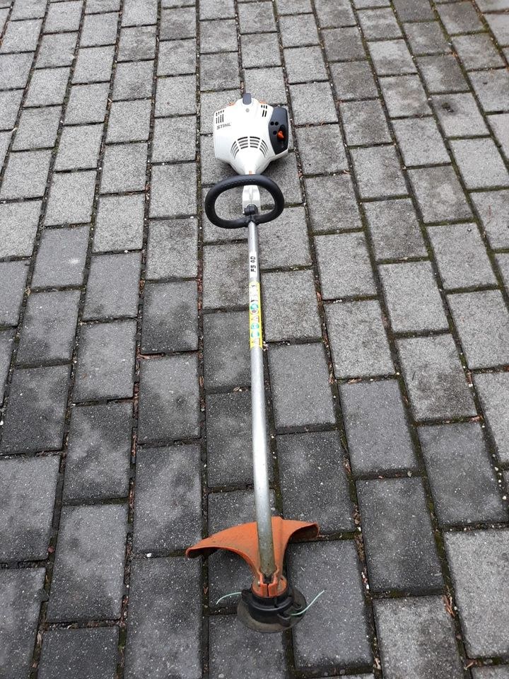 Erdbohrgerät Motorsense Erdbohrer Rasenwalze mieten in Stollberg – 3