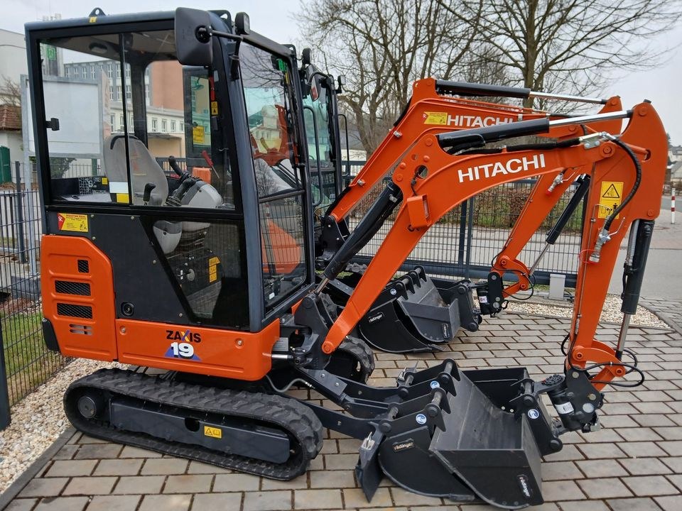 Bagger Hitachi ZX19 Minibagger Powertilt 2T mieten in Stollberg