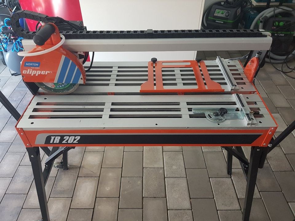 Fliesenschneidmaschine Fliesenschneider mieten in Stollberg
