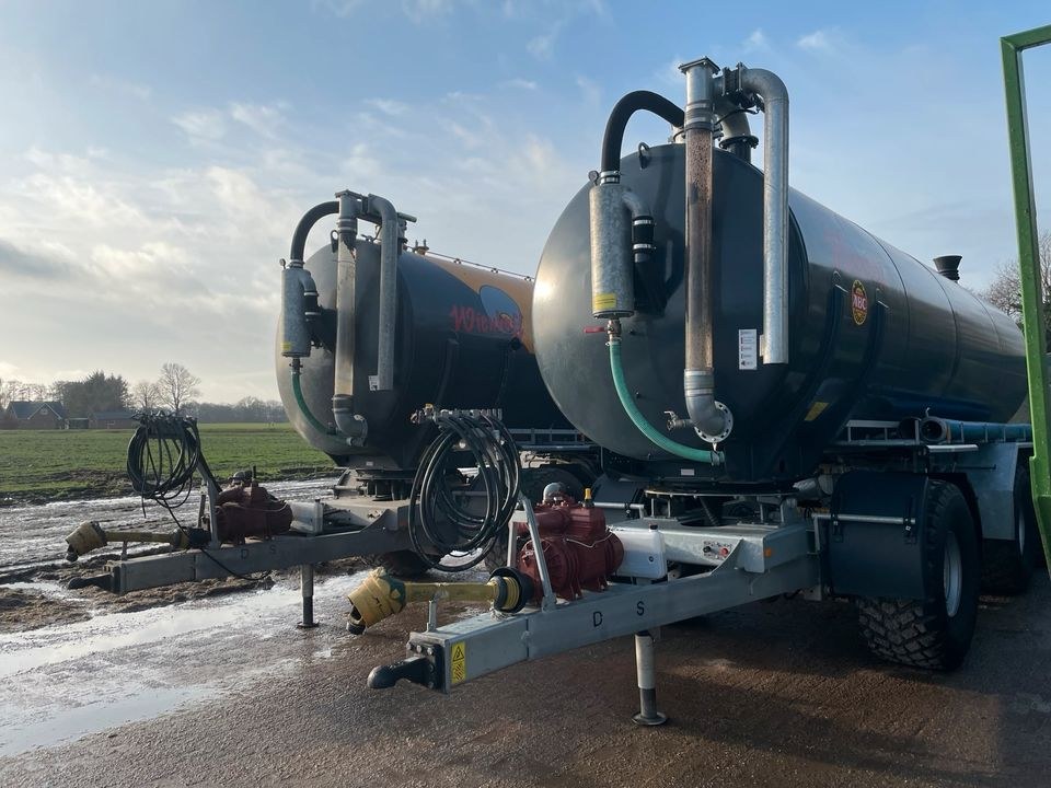 Zubringer Güllefass Güllezubringer Transportfass mieten in Apen