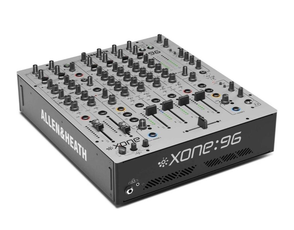 DJ Equipment AlphaTheta CDJ 3000X Pioneer DJM mieten bei Rentboks – 3