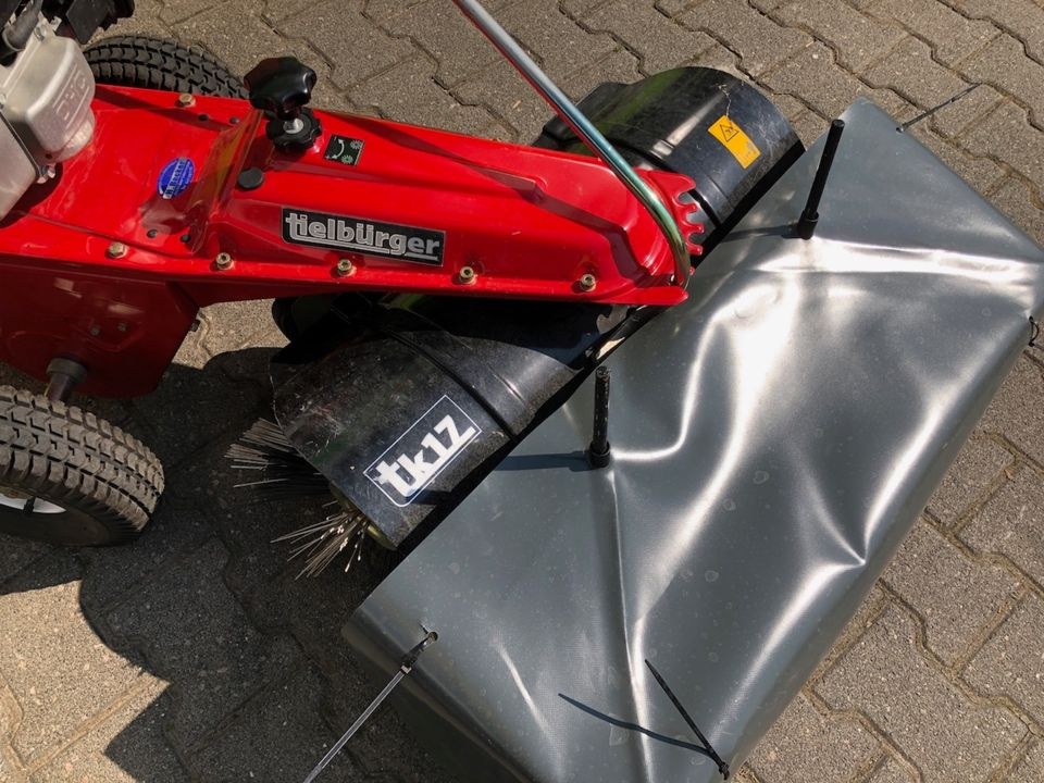 Kehrmaschine TK17 Benzinbetrieben Zubehör mieten bei Garagenvermietung – 3