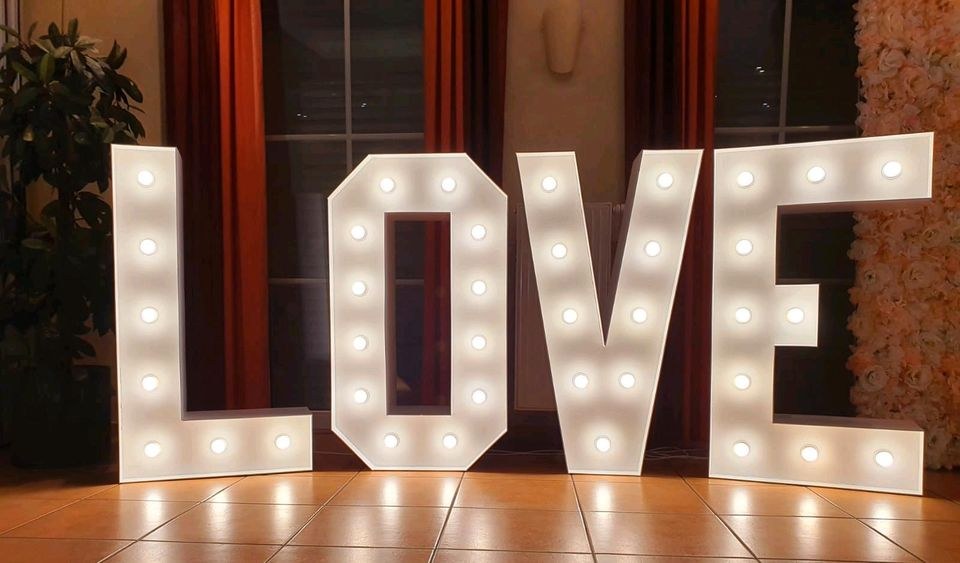 LOVE Buchstaben N Loveletter Hochzeitsdeko LED mieten bei AK Verleih