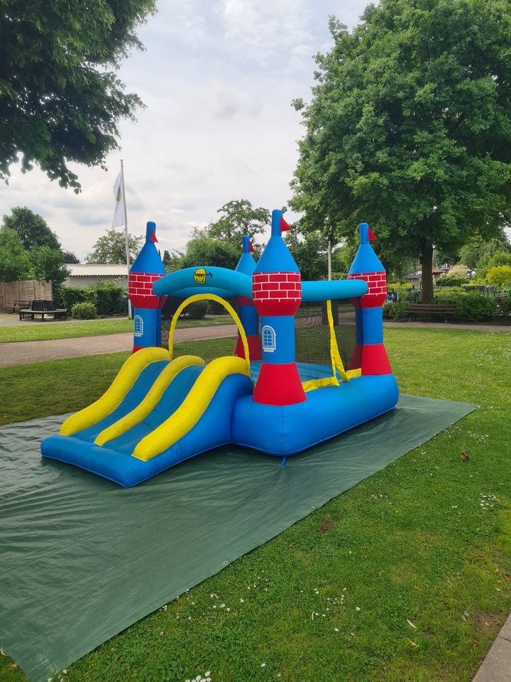 Hüpfburg Ritterburg Doppelrutsche mieten bei L&A Eventservice – 4