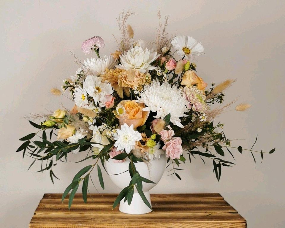 Gesteckschale Weiße Taupe Deko mieten in Garath – für die Hochzeit – 4