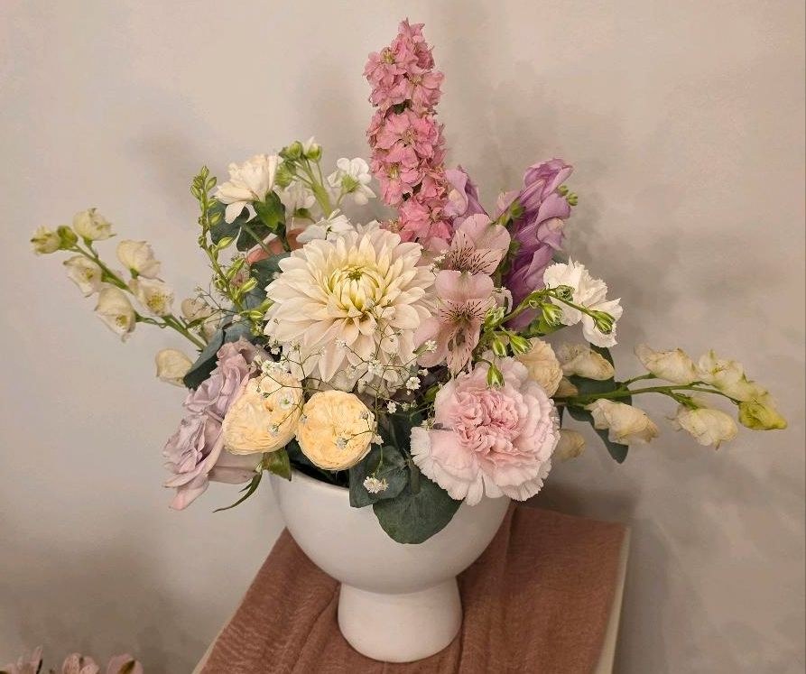 Gesteckschale Weiße Taupe Deko mieten in Garath – für die Hochzeit – 3