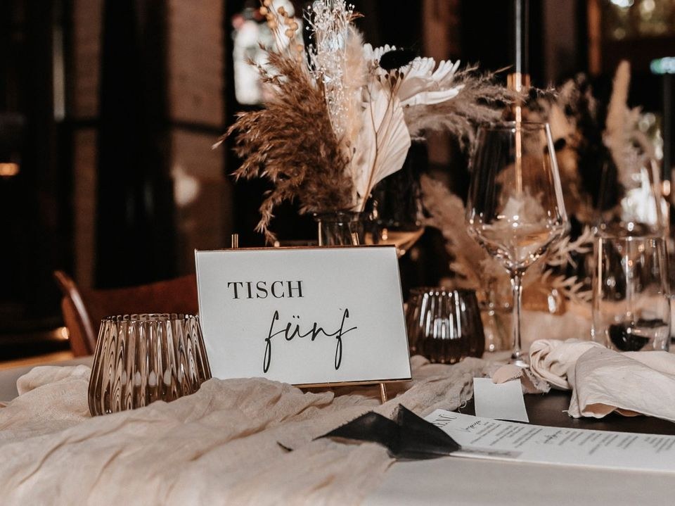 Tischnummern Bilderrahmen Deko mieten in Garath – für die Hochzeit – 3