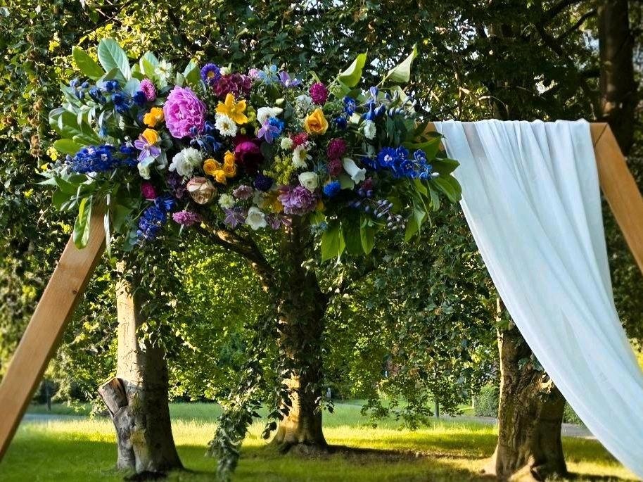 Traubogen inkl Floristik mieten in Garath – für die Hochzeit
