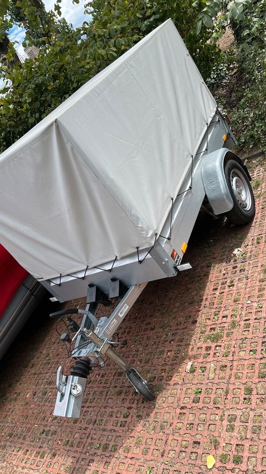 Anhänger Geschlossen mieten in Hockenheim – für Umzug & Baumarkt