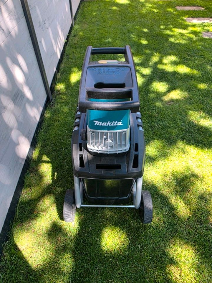 Makita Gartenhäcksler mieten in Wolfsburg – für Ast- & Heckenschnitt – 2