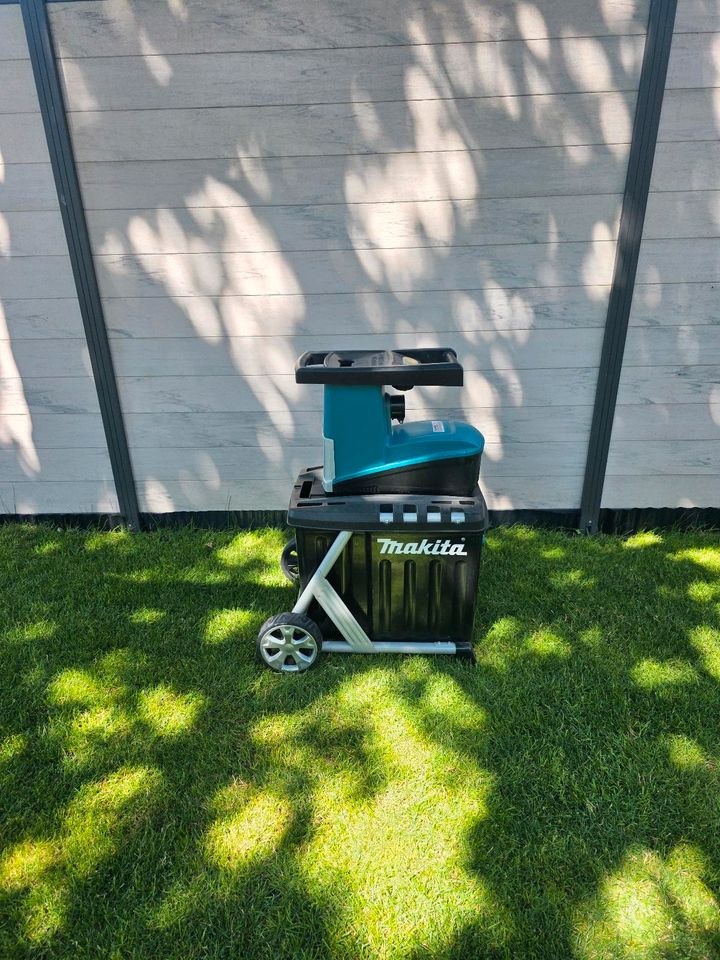 Makita Gartenhäcksler mieten in Wolfsburg – für Ast- & Heckenschnitt