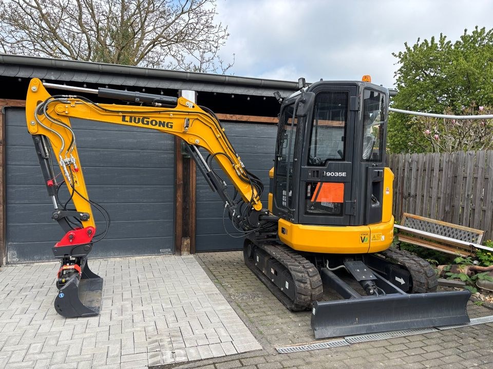 Minibagger 3,5 Tonnen Klima Radio ect mieten bei RP Baumaschinen