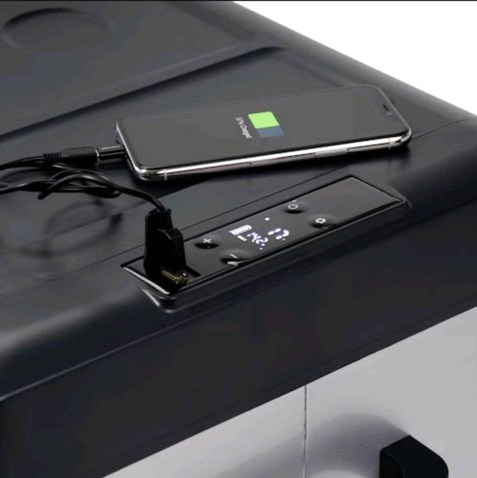 I PLUG Festivals Kompres Kühlbox 47L,12V 230V mieten – 3