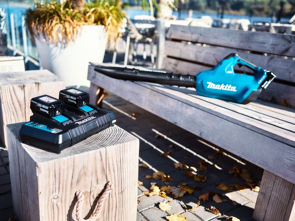 I Makita DUB362 Akku Gebläse Akkus Ladegerät mieten – 3