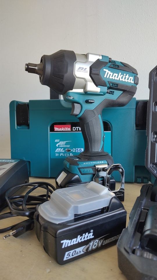 I Makita DTW1002 Schlagbohrschrauber Zubehör mieten – 3