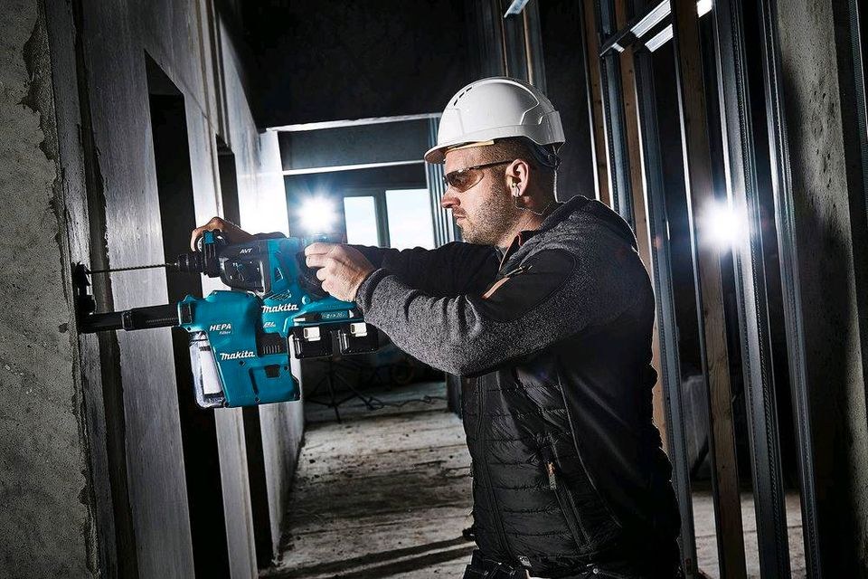 I Makita DHR280ZJ 4x Akku Ladegerät mieten in Fredersdorf-Vogelsdorf – 2