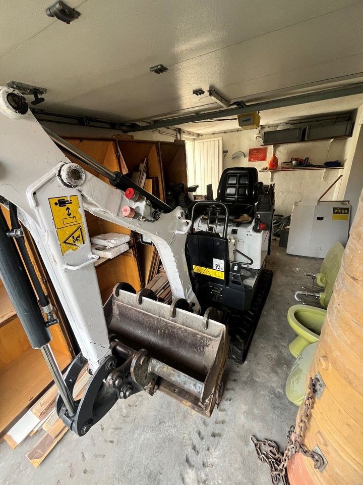 MINIBAGGER BOBCAT MICROBAGGER E10 mieten in Krefeld – 4