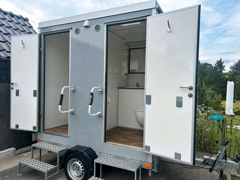 Toilettenwagen autark WC Anhänger mieten bei Mietservice Nüsttal