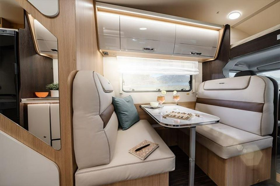 Wohnmobil Camper 6 Personen Automatik Alkoven mieten bei Martins-Miet – 3