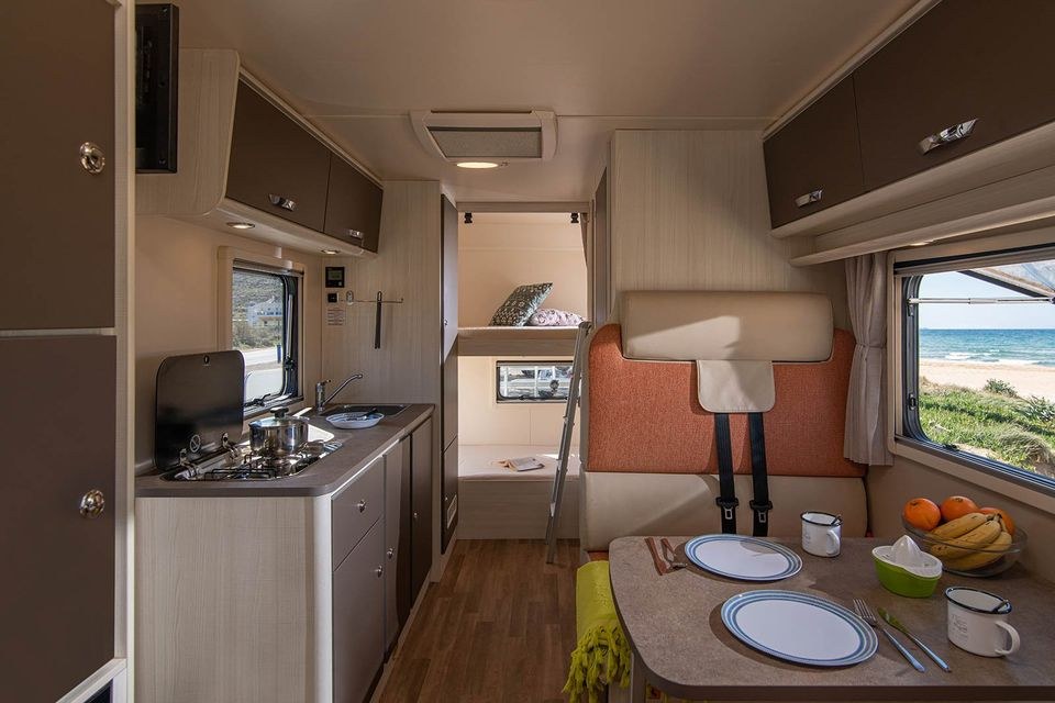 *frei* Wohnmobil Camper Familie 6P TV Sat mieten bei Martins-Miet – 3